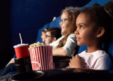 Enfants dans un cinéma en ile de france