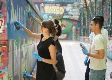 Rejoignez un Atelier de Street Art pour Laisser Votre Trace